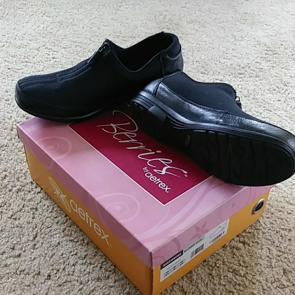 aetrex berries shoes